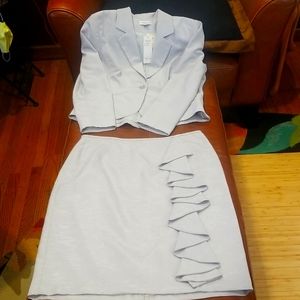 Elegant Women's Light Gray Suit Set